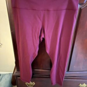 Lulu Lemon never worn purple leggings very pretty color XXL
